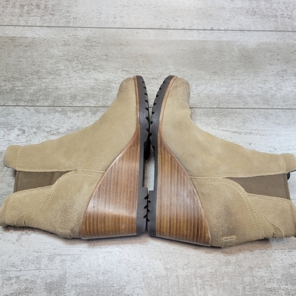 SOREL After Hours Chelsea Tan Wedge Ankle Suede Boot women’s 7.5 - Picture 3 of 13